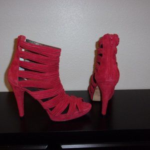 Red Suede Vanele